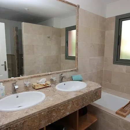 Apartment Los Flamingos 2-bed With Stunning Views Estepona